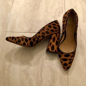 vince camuto talise 2 leopard